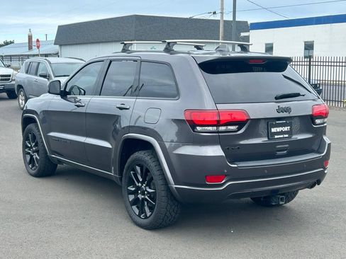 Used 2018 Jeep Grand Cherokee Altitude AWD/4WD image 5