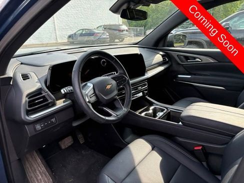 Used 2025 Chevrolet Traverse LT w/ Sun and Wheel Package AWD/4WD image 8