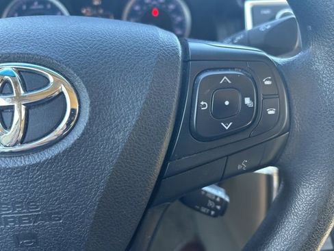 Used 2017 Toyota Camry LE image 17