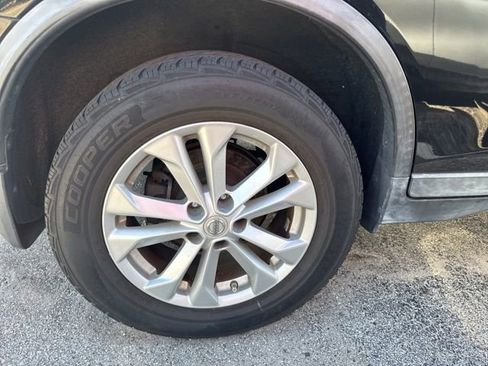 Used 2016 Nissan Rogue SV FWD image 10