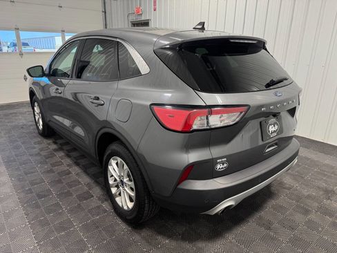 Used 2021 Ford Escape SE image 4