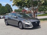 Used 2023 Nissan Altima 2.5 SV image 2