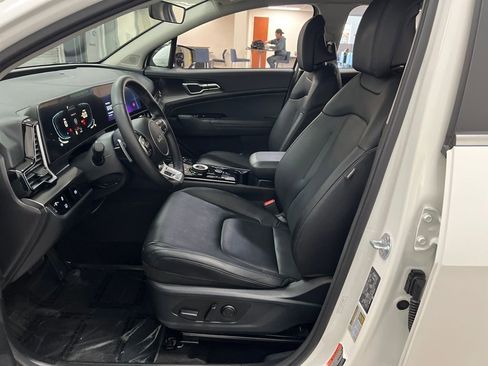 Used 2023 Kia Sportage EX image 11