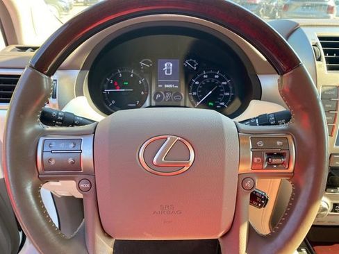 Used 2019 Lexus GX 460 Premium w/ Premium Package AWD/4WD image 13