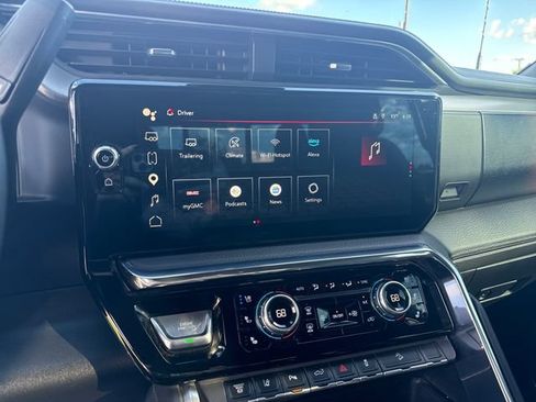 Used 2024 GMC Sierra 2500 Denali w/ Denali Reserve Package AWD/4WD image 18