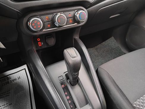 Used 2023 Nissan Versa S w/ Trunk Package image 27