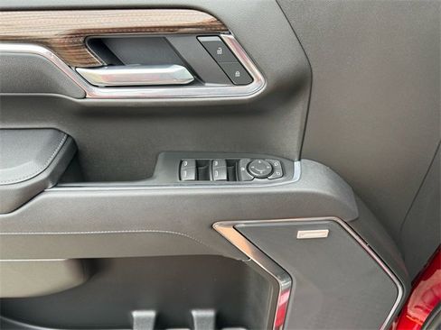 Used 2025 Chevrolet Silverado 1500 LT Trail Boss w/ Convenience Package II image 36