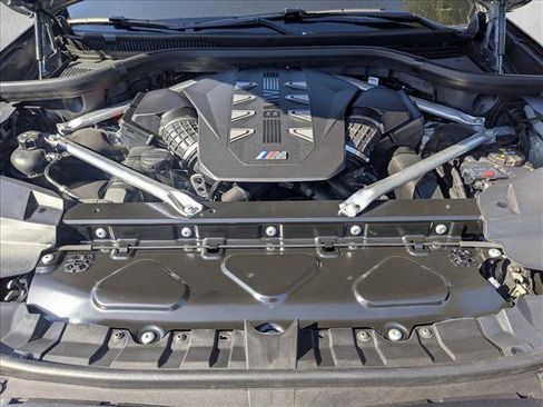 New 2026 BMW X7 M60i image 17