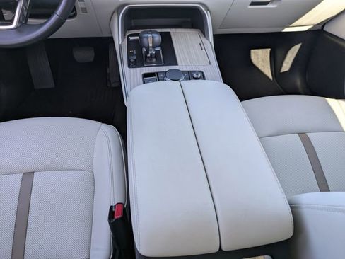 Used 2024 MAZDA CX-90 3.3 Turbo S w/ Premium Package image 19