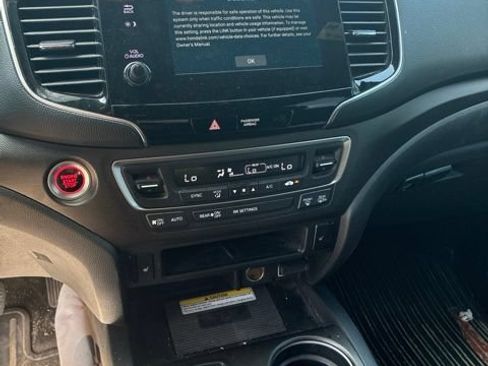 Used 2023 Honda Passport TrailSport image 9