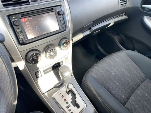 Used 2013 Toyota Corolla S image 16