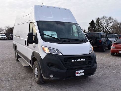 New 2025 RAM ProMaster 3500 w/ Roll-Up Rear Door Package FWD image 7