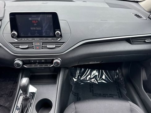 Used 2020 Nissan Altima 2.5 S FWD image 32