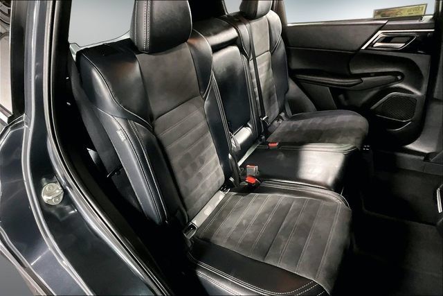 Used 2024 Mitsubishi Outlander SE FWD image 23