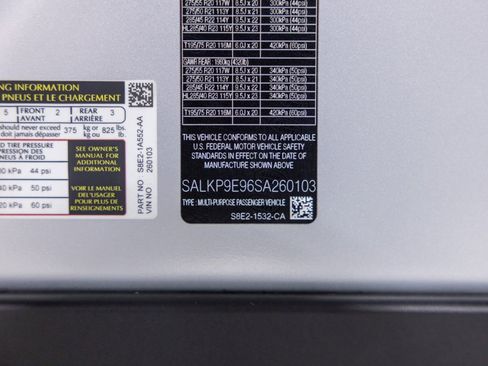 Used 2025 Land Rover Range Rover SE image 47