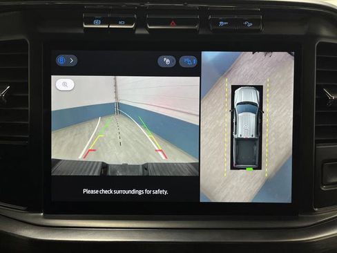 Used 2023 Ford F250 Lariat w/ Black Appearance Package image 11