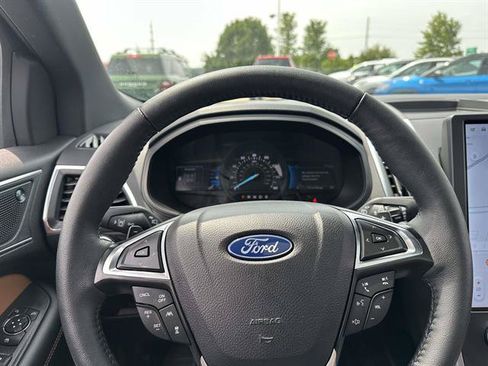 Used 2024 Ford Edge Titanium w/ Titanium Elite Package AWD/4WD image 19