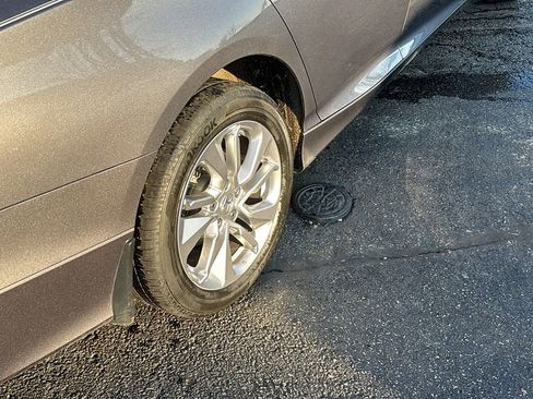 Used 2018 Honda Accord LX image 8