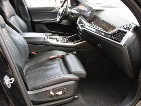 Used 2025 BMW X5 xDrive50e image 17