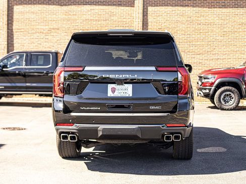 Used 2026 GMC Yukon Denali Ultimate AWD/4WD image 12