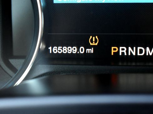 Used 2015 Ford F150 Lariat image 18