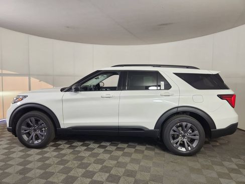 New 2026 Ford Explorer Active w/ Active Comfort Package AWD/4WD image 4