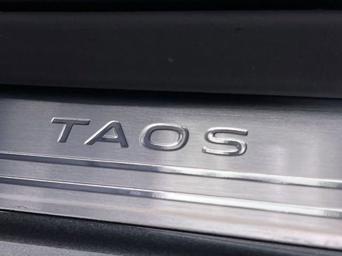 Used 2025 Volkswagen Taos SEL image 32