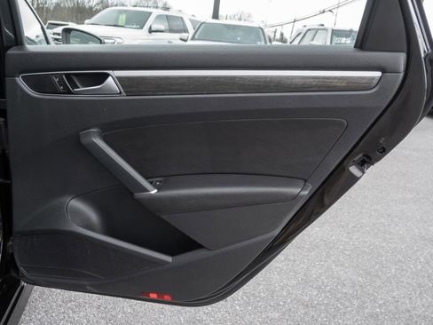 Used 2016 Volkswagen Passat 1.8T SE image 31