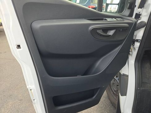 Used 2024 Mercedes-Benz Sprinter 2500 image 20