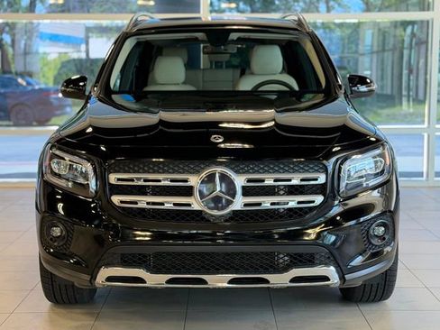 Used 2023 Mercedes-Benz GLB 250 4MATIC w/ Premium Package image 2