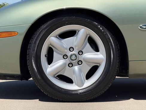 Used 1998 Jaguar XK8 Coupe image 40