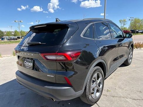 Used 2025 Ford Escape ST-Line AWD/4WD image 8