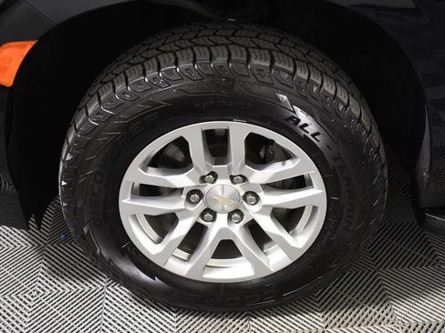 Used 2022 Chevrolet Tahoe LT w/ Luxury Package AWD/4WD image 11