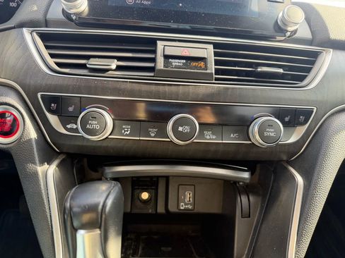 Used 2018 Honda Accord Touring image 23
