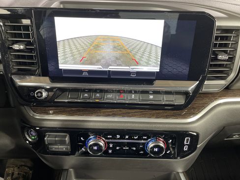 Used 2025 GMC Sierra 1500 Elevation image 23