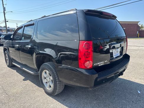 Used 2013 GMC Yukon XL SLT AWD/4WD image 3