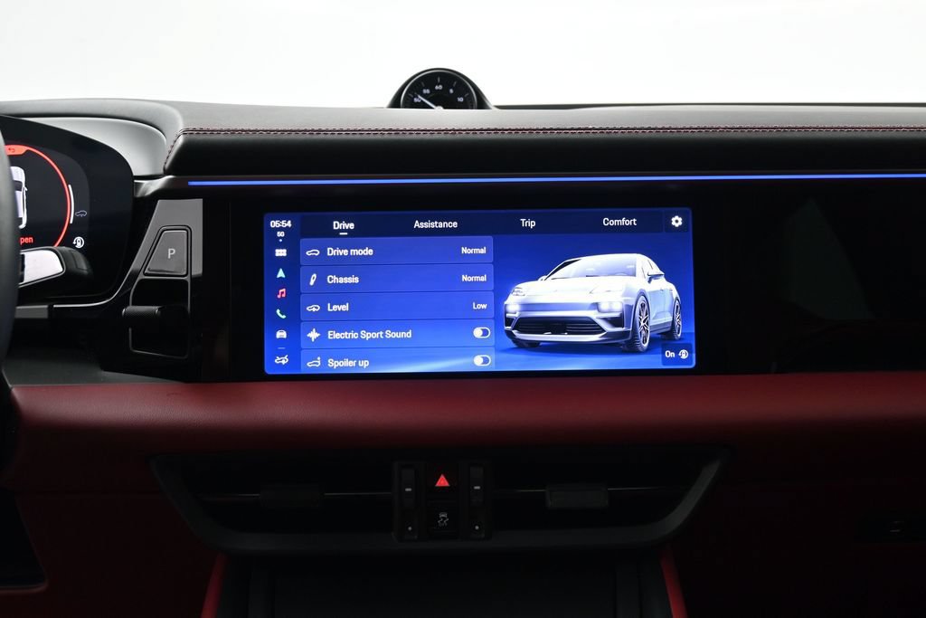 Certified 2025 Porsche Macan 4 Electric AWD/4WD image 22