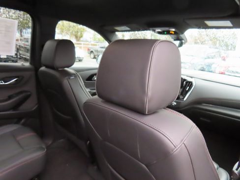 Used 2023 Chevrolet Traverse RS image 33