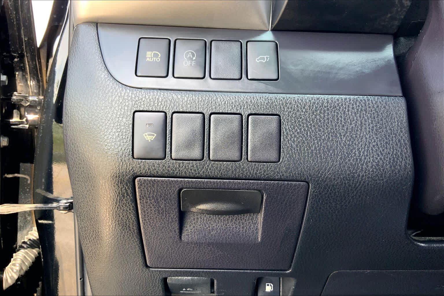 Used 2019 Toyota Highlander XLE AWD/4WD image 33