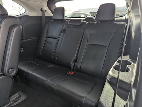 Used 2022 Toyota Highlander Limited image 18