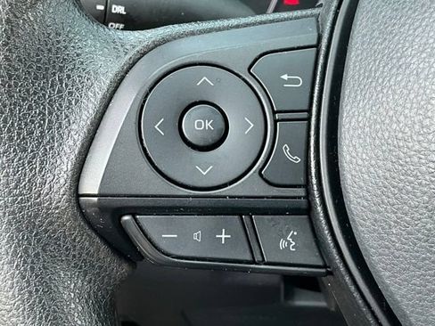 Used 2025 Toyota RAV4 LE AWD/4WD image 28