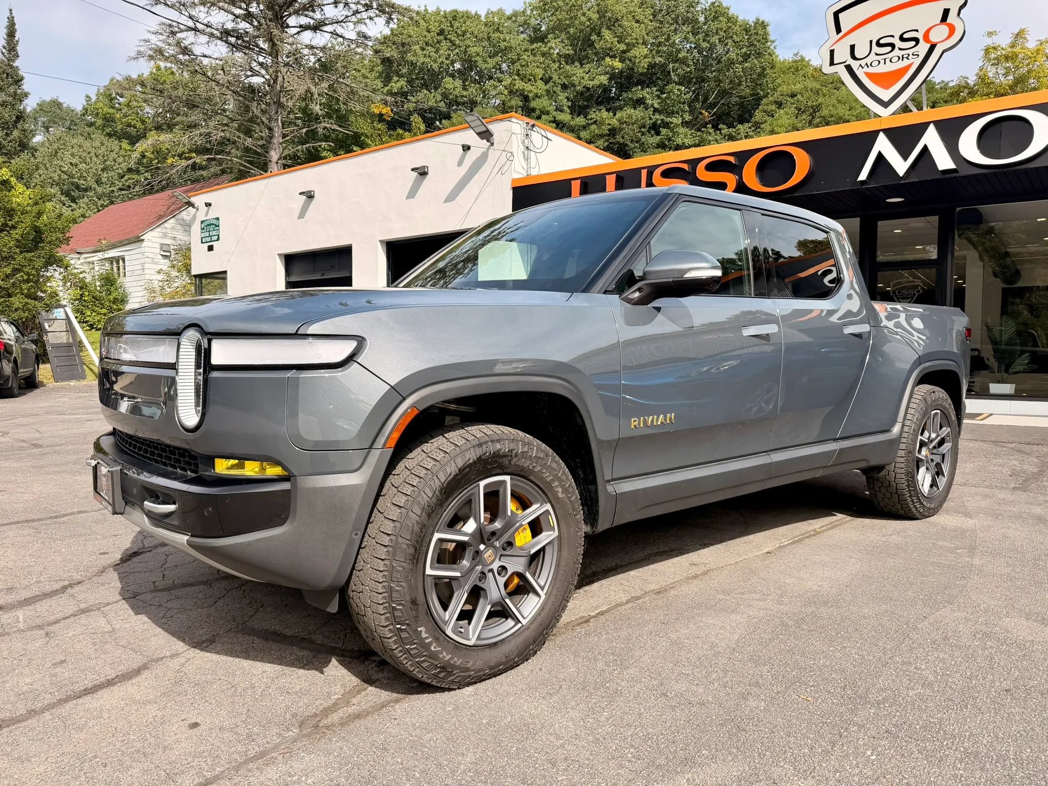 Used 2022 Rivian R1T Adventure AWD/4WD image 3