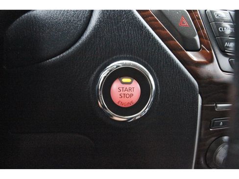 Used 2020 Nissan Pathfinder Platinum FWD image 22