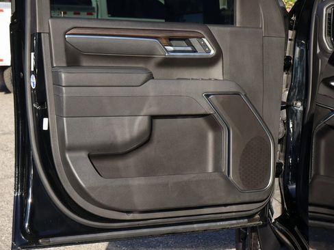 Used 2025 Chevrolet Silverado 2500 LT w/ Trail Boss Package image 15