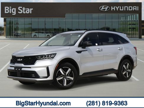 Used 2022 Kia Sorento EX image 1