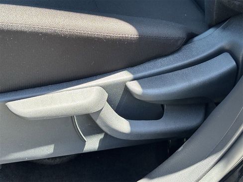 New 2025 Nissan Kicks Play S image 21