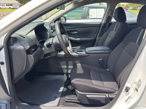 Used 2025 Nissan Sentra SV FWD image 24