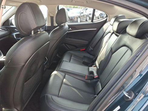 Used 2025 Genesis G70 2.5T image 10