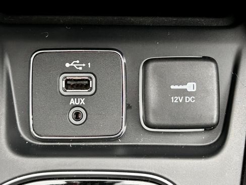 Used 2019 Jeep Cherokee Limited AWD/4WD image 32