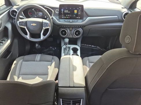 Used 2025 Chevrolet Blazer LT FWD image 25